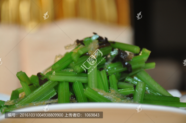 清炒西芹