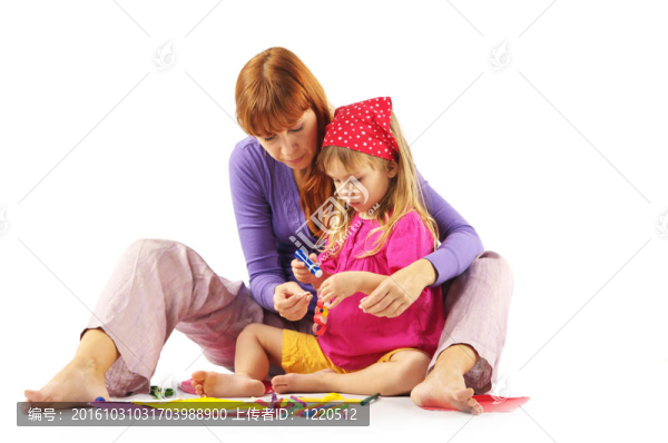 扮演母親和女兒