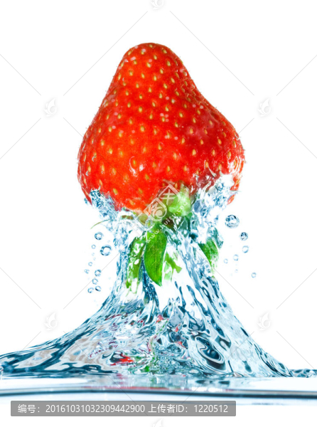 草莓和水