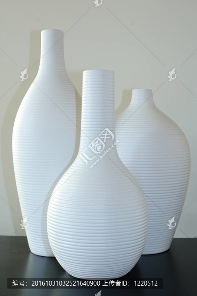 白色的花瓶