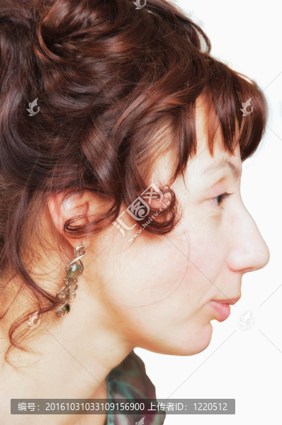 年輕的女人