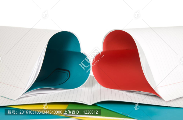打開書和心臟的形狀