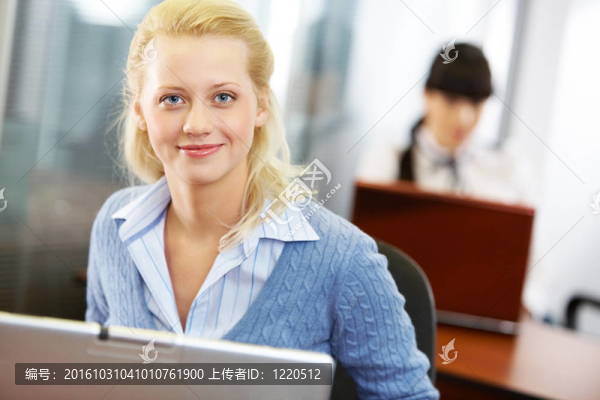年輕的女商人