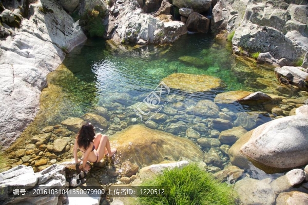 準(zhǔn)備綠色自然池