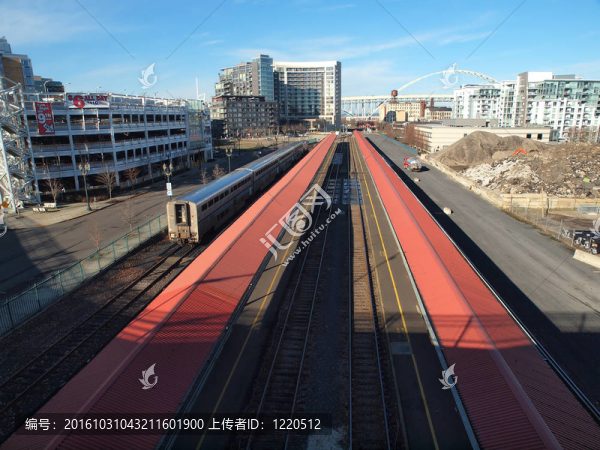 鐵路軌道和列車；波特蘭或。