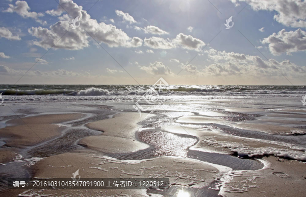 太陽沙與海