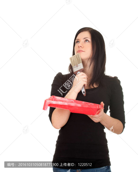 黑頭發(fā)保持畫筆的女畫家