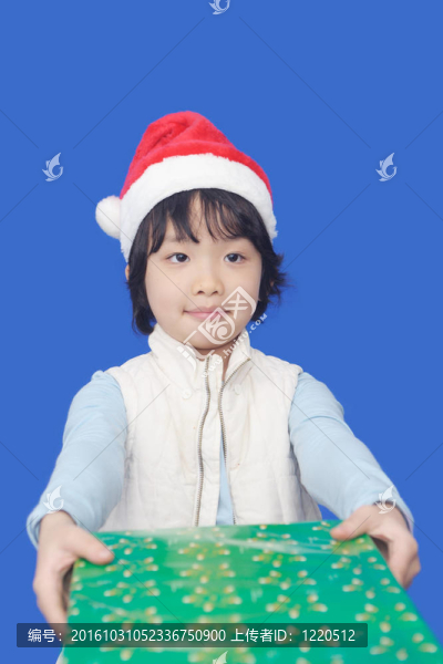 帶圣誕禮物的孩子