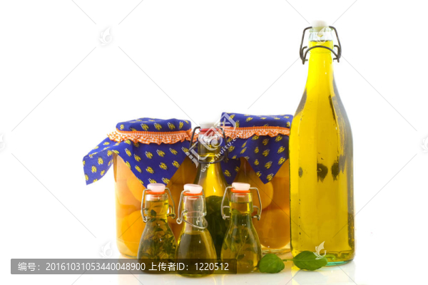 保存桃子和香草橄欖油