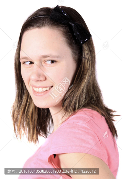 漂亮的十六歲女孩微笑
