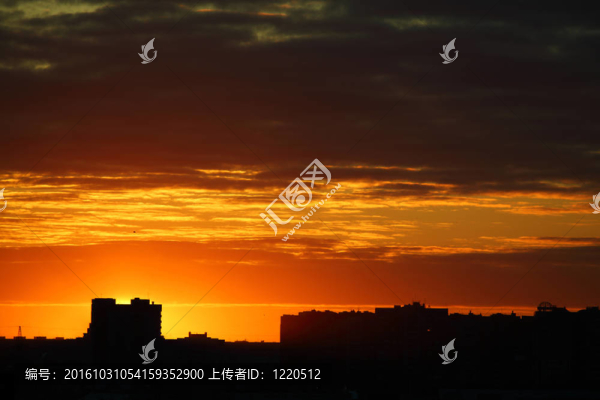 城市的日出