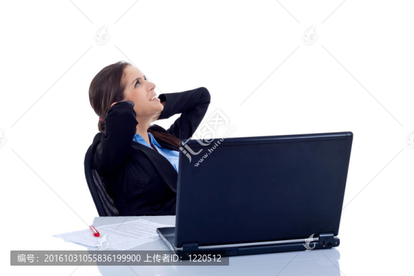 快樂(lè)的商務(wù)女人在辦公室放松