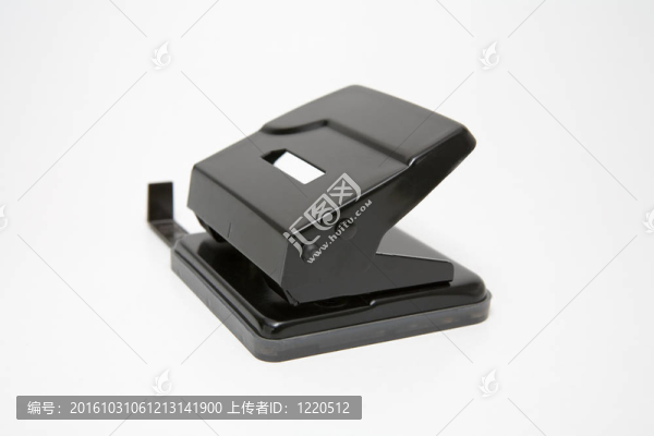 黑色的牛仔