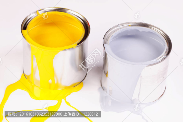 油漆公寓；很多油漆；
