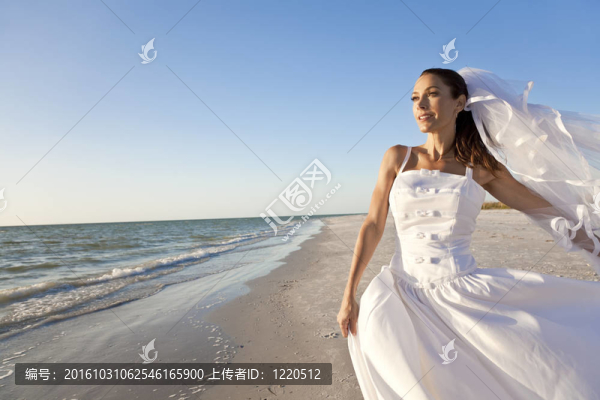 新娘在海灘婚禮