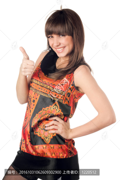年輕的白人婦女給予拇指