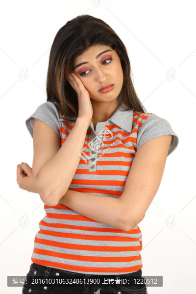 悲傷行動中的少女