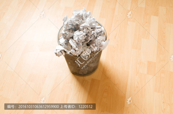 白色垃圾紙垃圾桶
