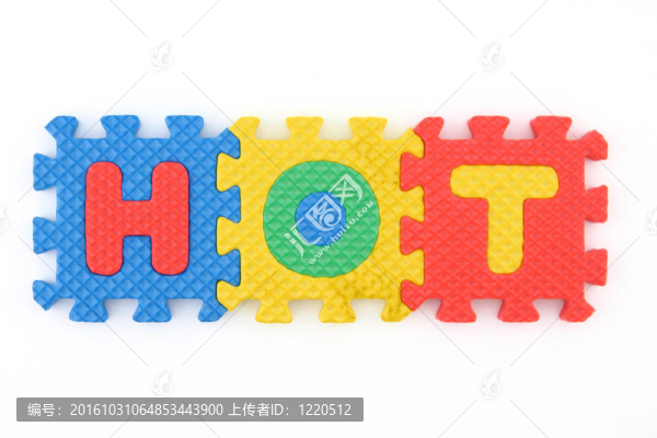 在拼圖字母中排列的熱字