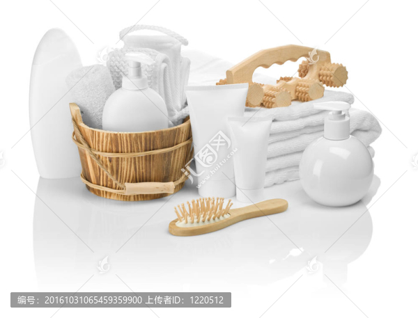 用于洗澡的木制和塑料制品