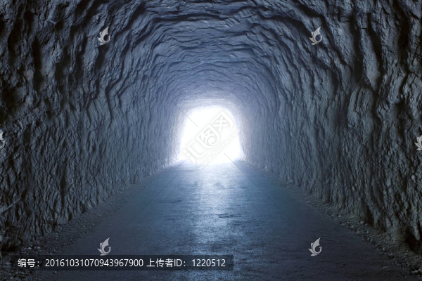 隧道內(nèi)