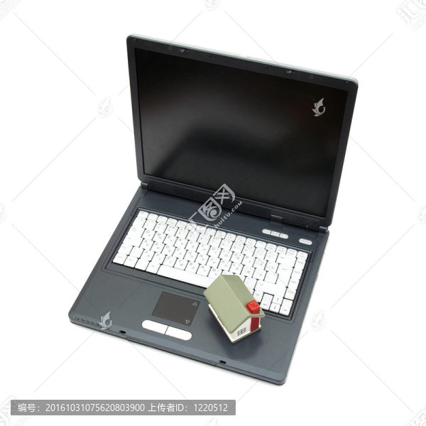 筆記本電腦上的玩具屋