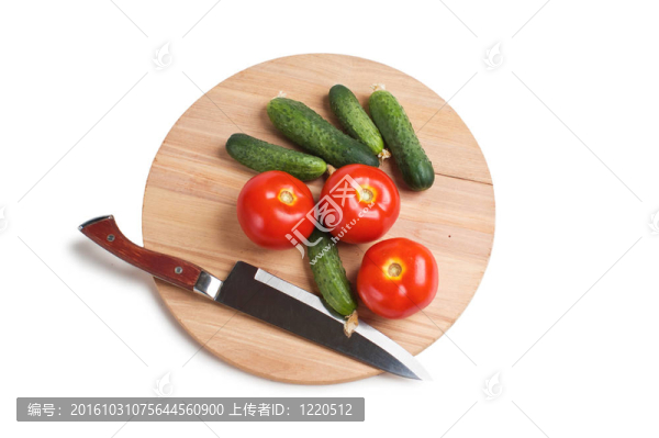 在切割板上的蔬菜
