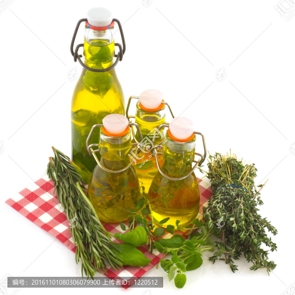 橄欖油的各種草藥
