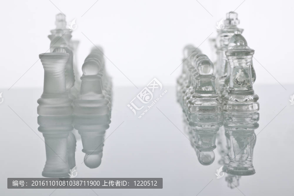 玻璃象棋在玻璃臺(tái)面