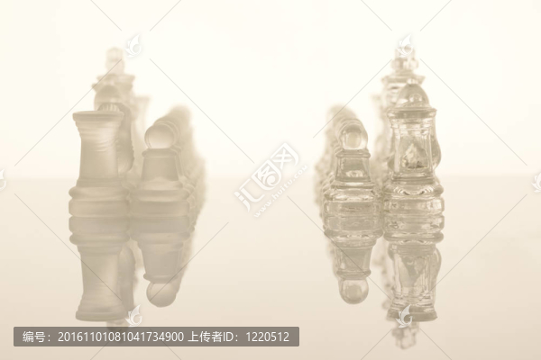 玻璃象棋在玻璃臺(tái)面