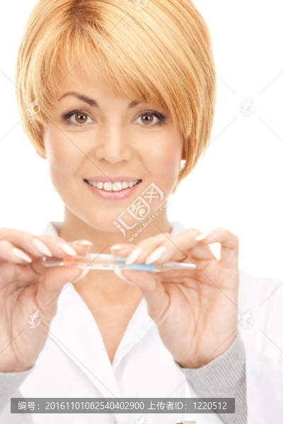 帶溫度計的迷人女醫(yī)生