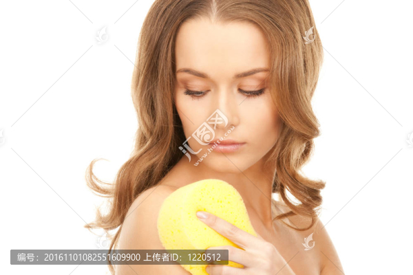 美麗女人用海綿