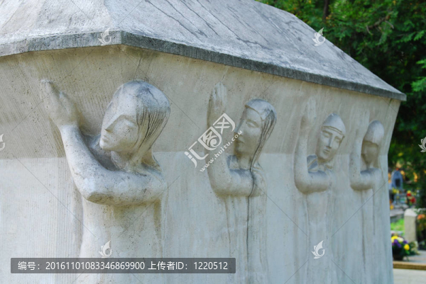 在老rakowicki公墓墓碑。Cracow。