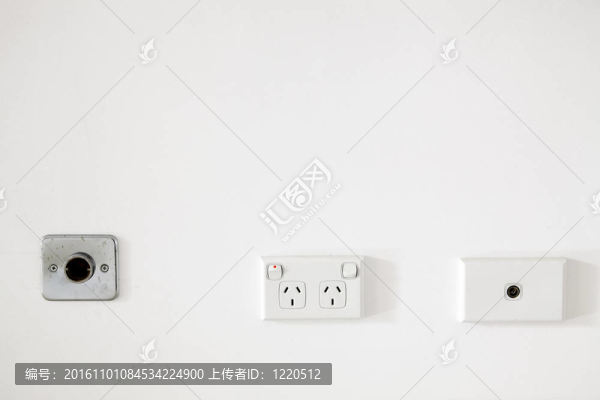 不同的輸出