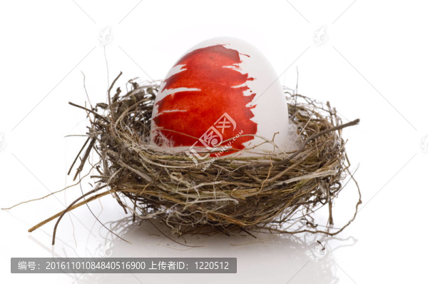 巢中的復(fù)活節(jié)蛋