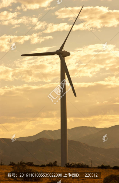 加利福尼亞沙漠的風(fēng)力發(fā)電機