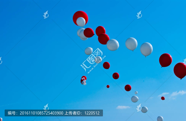 天空中的氣球