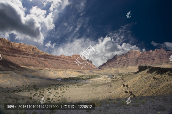 沙漠山谷