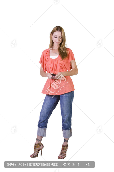 美麗的女孩發(fā)短信