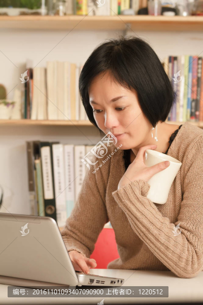 女人用的筆記本電腦