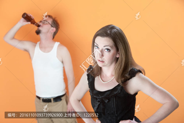 不快樂的妻子與喝醉的丈夫