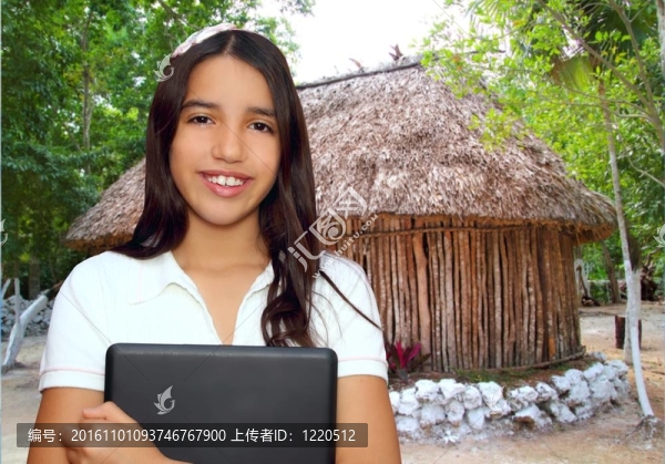 布魯內(nèi)特青少年學(xué)生印度拉丁拿著筆記本電腦