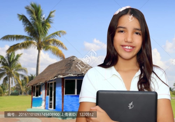 布魯內(nèi)特青少年學(xué)生印度拉丁拿著筆記本電腦