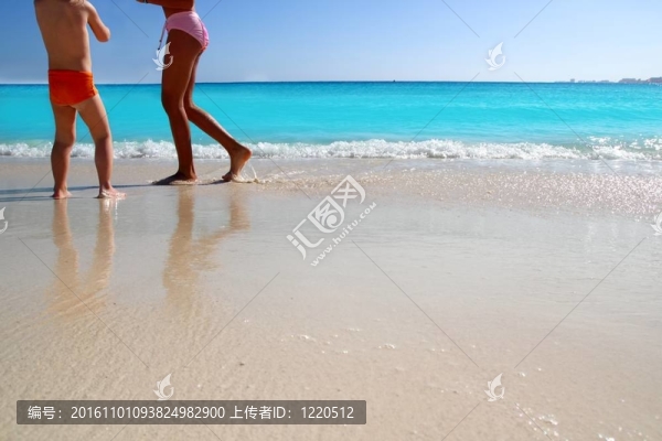 兒童和青少年腿玩加勒比海海灘