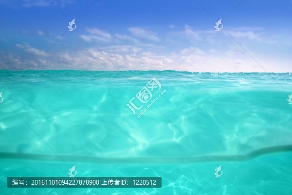 水線加勒比海水下和藍色的大海