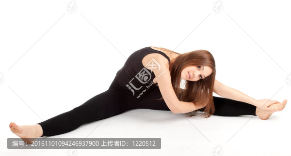 健美女子做伸展運(yùn)動；孤立