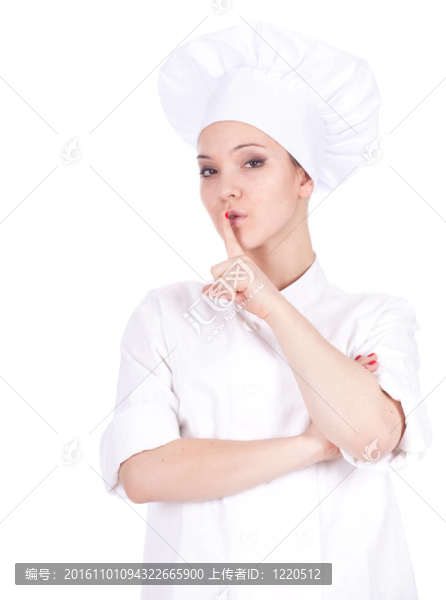 女廚師穿著白色制服和帽子保持沉默