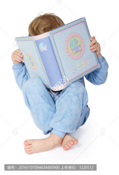 小孩子讀書。