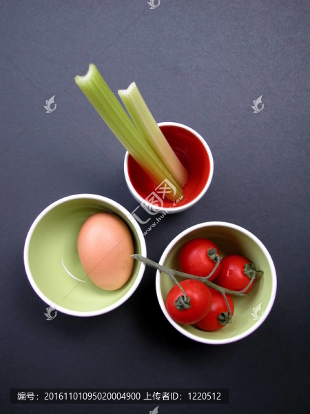 西紅柿；芹菜和雞蛋