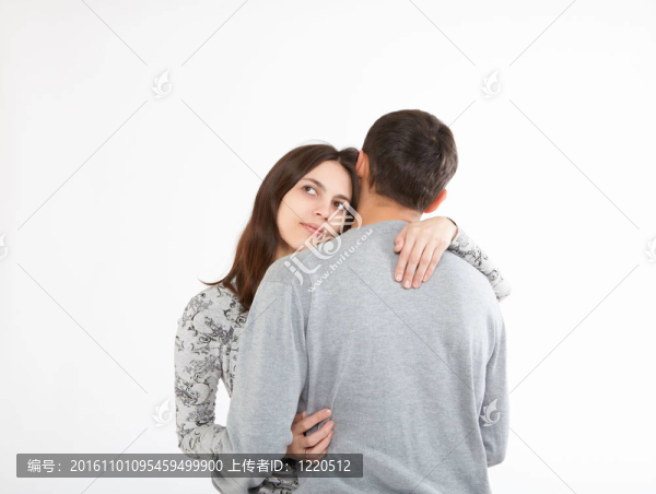 戀愛中的一對幸福的年輕夫婦